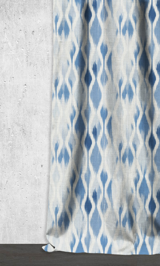 Ikat-Style Home Décor Fabric By the Metre (Eggshell White/ Blue)